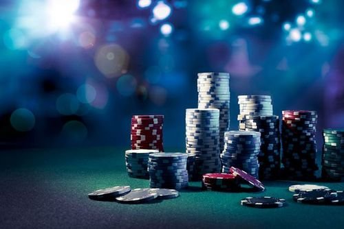 Tabel pembayaran Diamond Empire menunjukkan nilai setiap simbol dan kombinasi pemenang